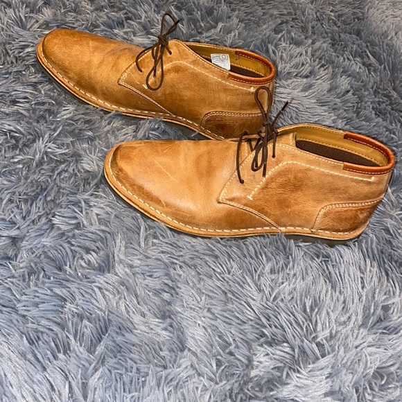 Steve Madden Other - Steve Madden chukka boots tan leather lace up 8